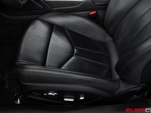 Used 2021 Audi R8 V10 w/ Premium Package RWD image 42