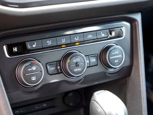 Used 2021 Volkswagen Tiguan SE w/ 3-Row Tiguan MDO Package image 13