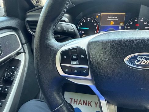 Used 2024 Ford Explorer XLT AWD/4WD image 17