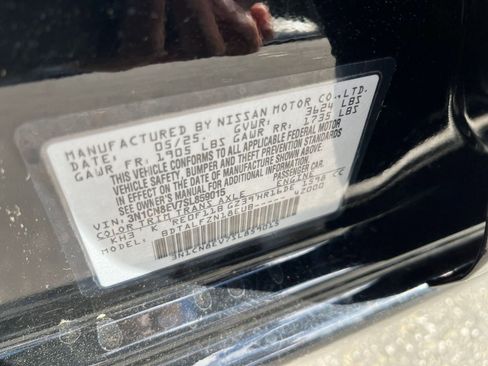 Used 2025 Nissan Versa SV image 27