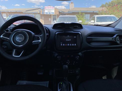 Used 2020 Jeep Renegade Latitude w/ Popular Equipment Group FWD image 12