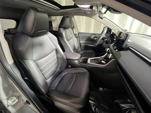 Used 2023 Toyota RAV4 XLE Premium image 22