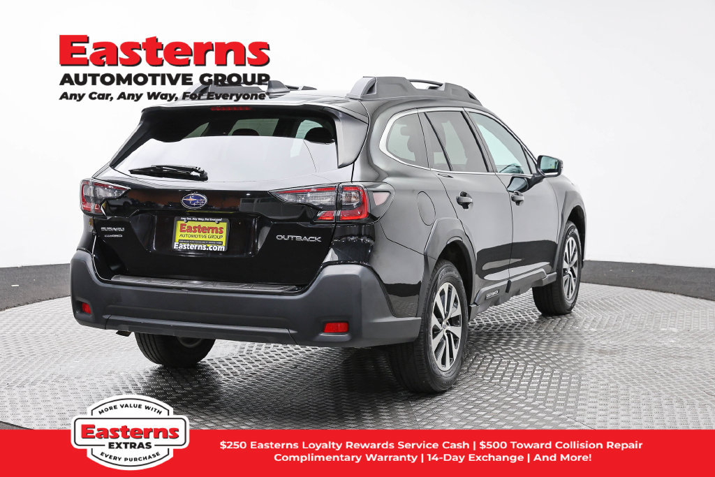 Used 2023 Subaru Outback Premium AWD/4WD image 6