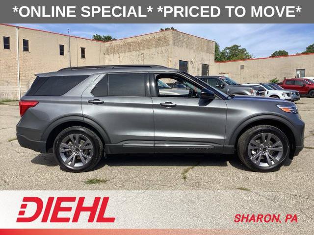 Certified 2022 Ford Explorer XLT w/ Equipment Group 202A AWD/4WD image 8