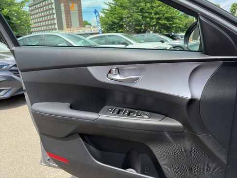 Used 2024 Kia Forte LXS w/ LXS Technology Package FWD image 18