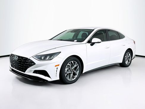 Used 2020 Hyundai Sonata SEL w/ Cargo Package FWD image 3