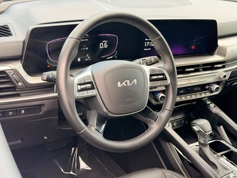 Used 2023 Kia Telluride S FWD image 19