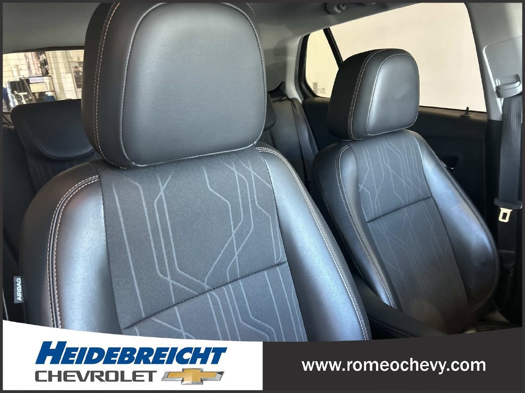 Used 2019 Chevrolet Trax LT w/ LT Convenience Package AWD/4WD image 35