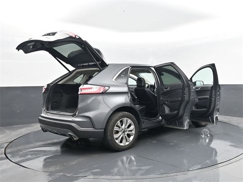 Used 2024 Ford Edge Titanium image 30