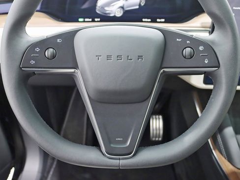 Used 2022 Tesla Model X image 13