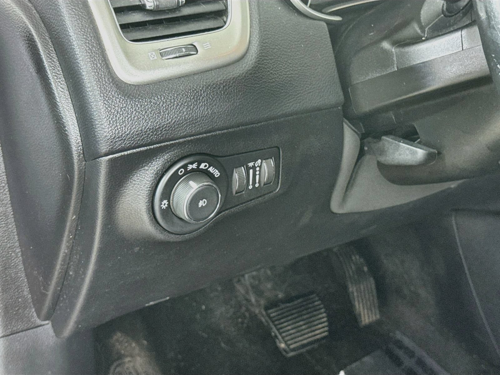 Used 2019 Jeep Compass Latitude w/ Popular Equipment Group AWD/4WD image 13