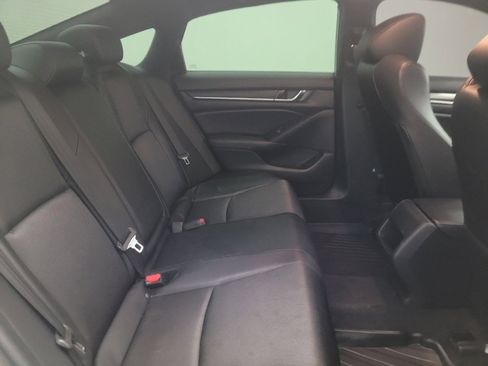 Used 2018 Honda Accord Sport image 19