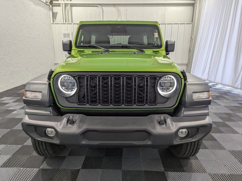 Used 2025 Jeep Wrangler Unlimited Sport AWD/4WD image 4