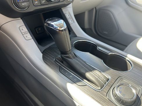 Used 2018 GMC Acadia SLT w/ LPO, Floor Liner Package FWD image 23
