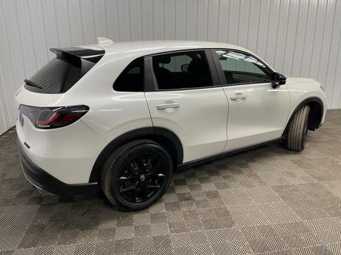Used 2023 Honda HR-V Sport image 3