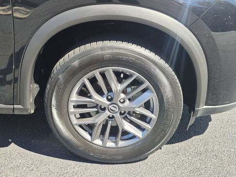 Used 2024 Nissan Rogue S AWD/4WD image 18