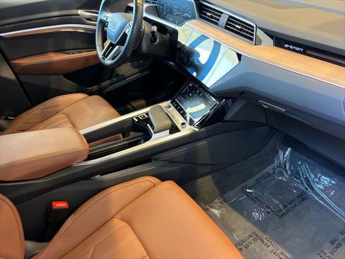 Certified 2024 Audi Q8 e-tron Prestige w/ Prestige Package AWD/4WD image 20