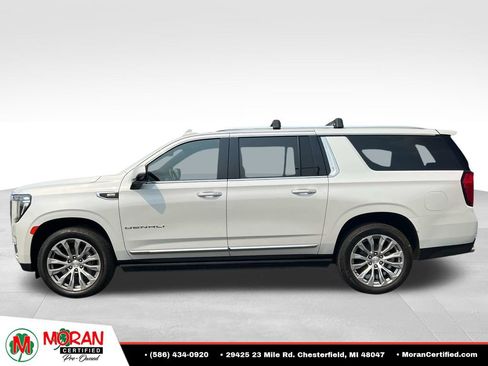 Used 2022 GMC Yukon XL Denali w/ Denali Premium Package AWD/4WD image 2