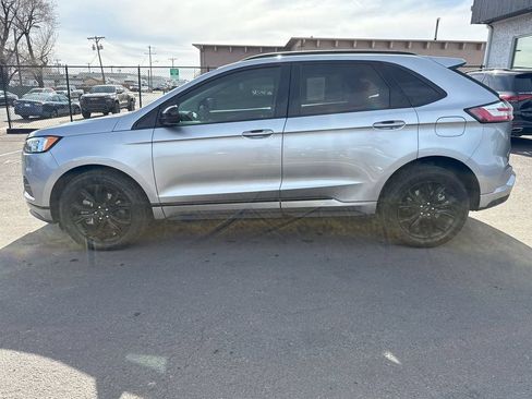 Used 2022 Ford Edge SE w/ Black Appearance Package AWD/4WD image 4