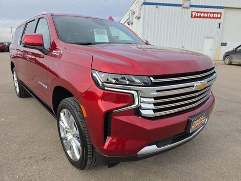 Used 2024 Chevrolet Suburban High Country image 7