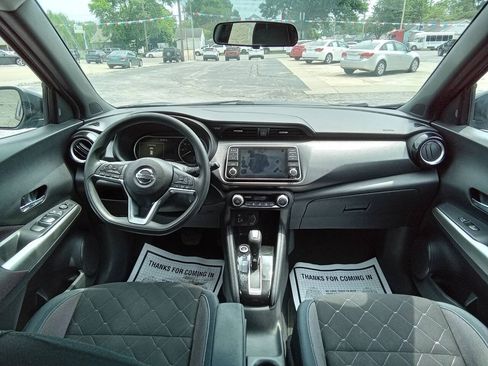 Used 2018 Nissan Kicks SV FWD image 7