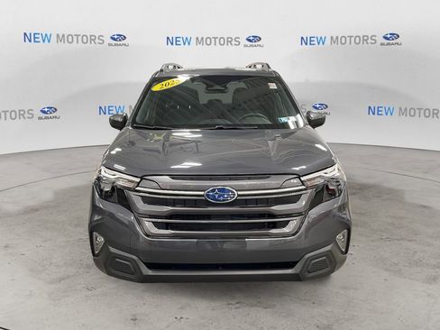 Certified 2025 Subaru Forester Premium image 8