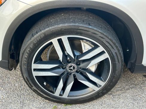 Used 2020 Mercedes-Benz GLC 300 image 17