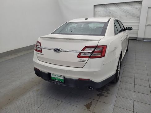 Used 2017 Ford Taurus SEL image 7