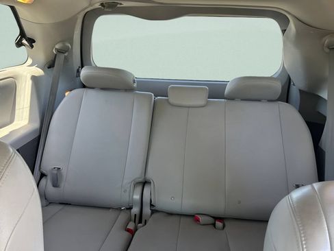 Used 2017 Toyota Sienna XLE w/ XLE Navigation Package AWD/4WD image 16
