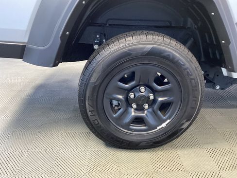 Certified 2022 Jeep Gladiator Sport image 34