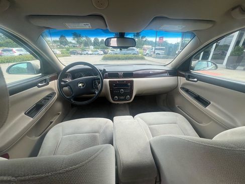 Used 2011 Chevrolet Impala LT FWD image 10
