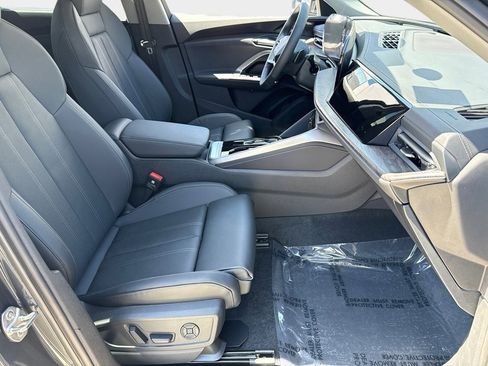 Certified 2025 Audi Q5 2.0T Premium Plus w/ Premium Plus image 10