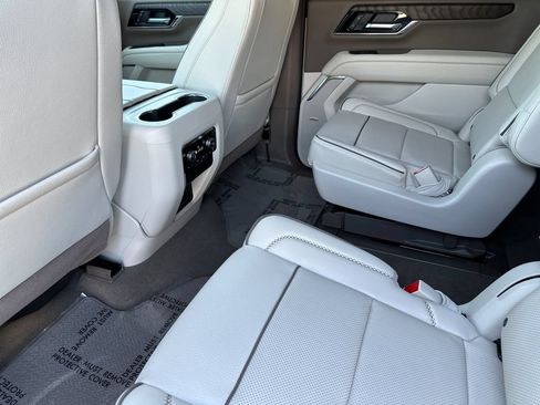 Used 2026 GMC Yukon Denali RWD image 11
