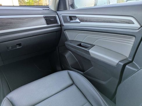 Used 2023 Volkswagen Atlas SE w/ Black Wheel Package FWD image 22