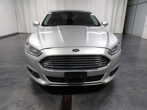 Used 2015 Ford Fusion SE w/ Equipment Group 202A FWD image 2
