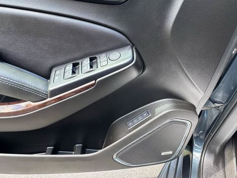 Used 2019 GMC Yukon SLT w/ Graphite Performance Edition AWD/4WD image 22
