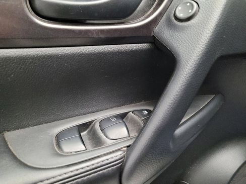 Used 2022 Nissan Rogue Sport S AWD/4WD image 27