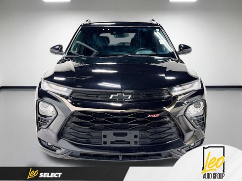 Used 2021 Chevrolet TrailBlazer RS w/ Sun and Liftgate Package AWD/4WD image 2