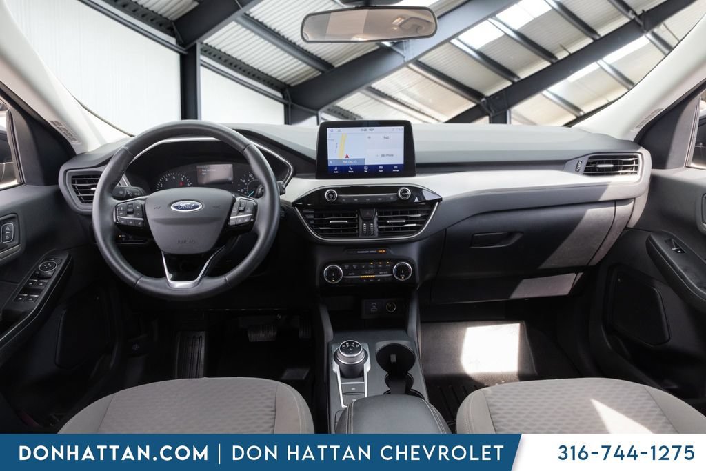 Used 2022 Ford Escape SE w/ SE Sport Appearance Package AWD/4WD image 5