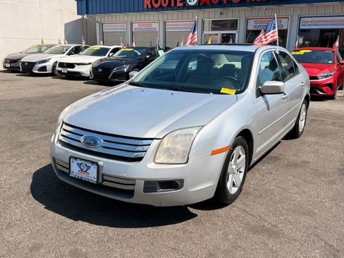 Used 2009 Ford Fusion SE FWD image 4