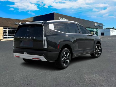 New 2026 Hyundai Ioniq 9 S image 5