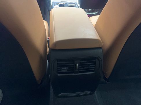 Used 2025 BMW 230i Coupe w/ M Sport Package image 68