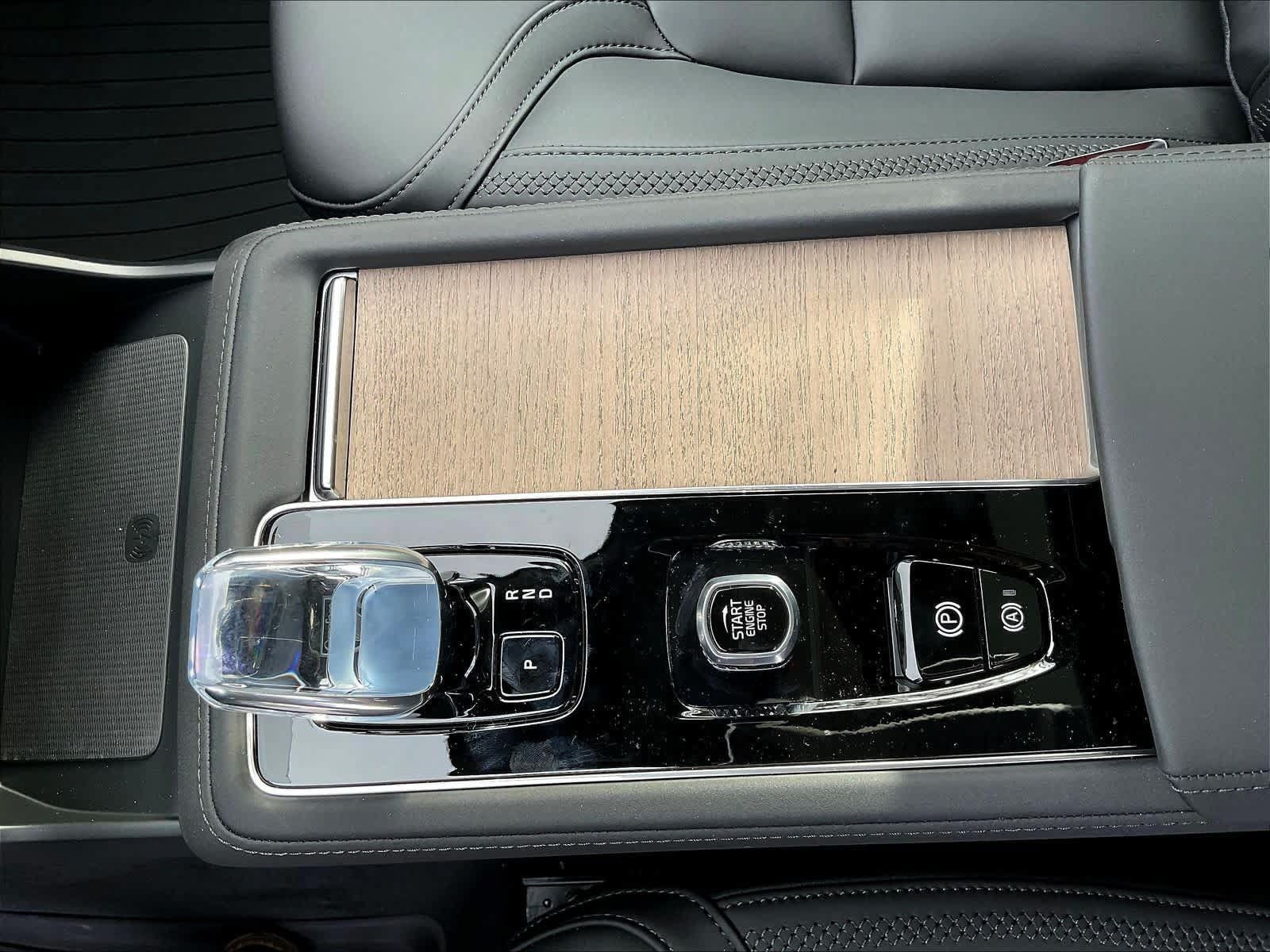 New 2026 Volvo XC90 B5 Plus w/ Protection Package AWD/4WD image 10