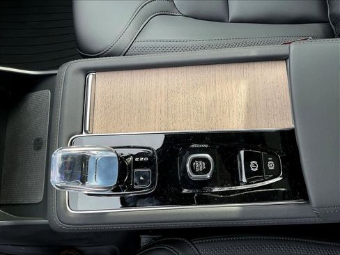 New 2026 Volvo XC90 B5 Plus w/ Protection Package image 10