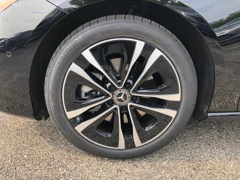 Used 2025 Mercedes-Benz CLA 250 4MATIC image 9