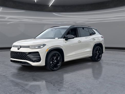 New 2026 Volkswagen Tiguan SE R-Line image 3