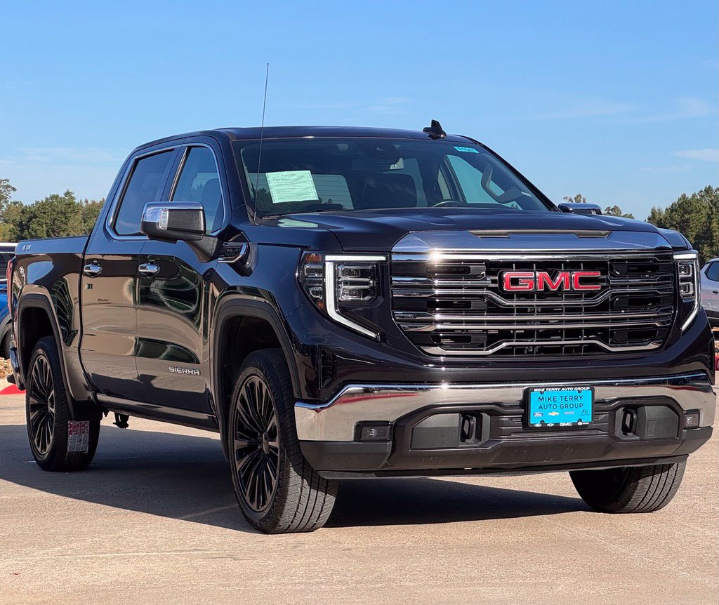 Used 2025 GMC Sierra 1500 SLT AWD/4WD image 12