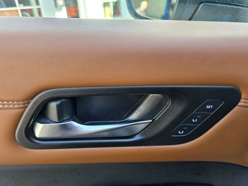 Used 2023 Nissan Pathfinder Platinum w/ Lighting Package (N93) image 21