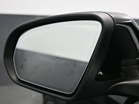 Used 2022 Mercedes-Benz GLC 300 image 4