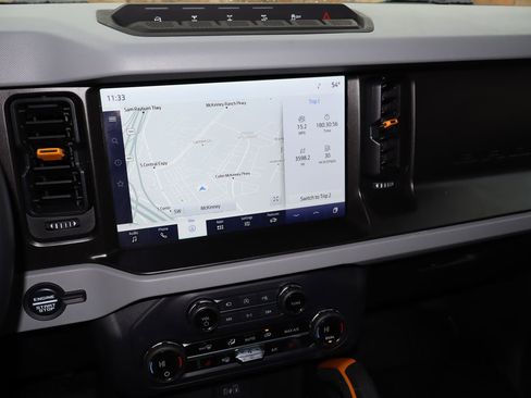 Used 2023 Ford Bronco Badlands w/ Sasquatch Package AWD/4WD image 6